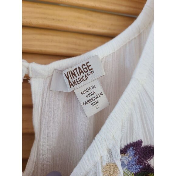 Vtg America Blues Embroidered Floral Boho Peasant Top Blouse SMALL Bell Sleeves - Picture 5 of 7